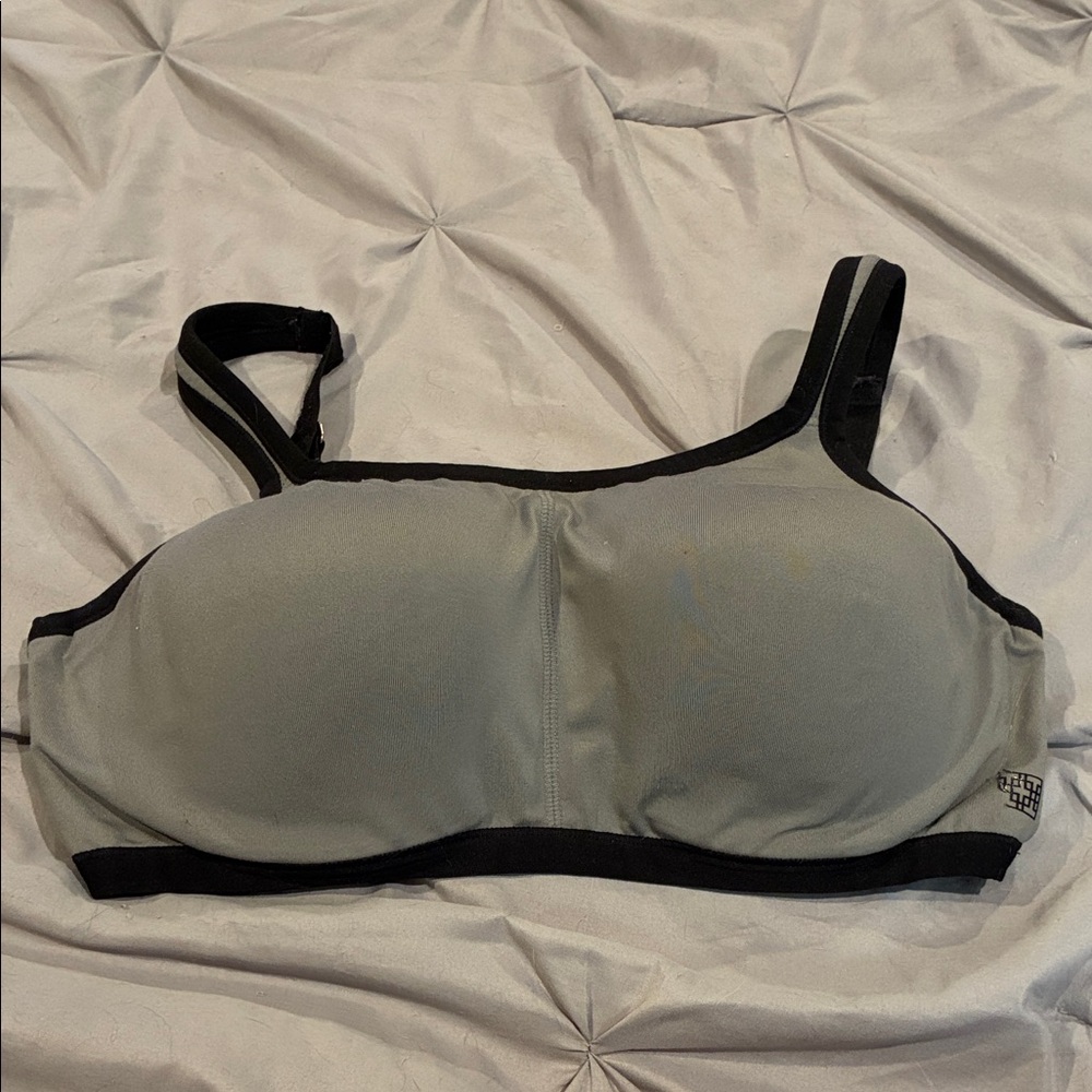 Natori Light Gray/Black Trim Yogi Convertible Underwire Sports Bra Sz 36C